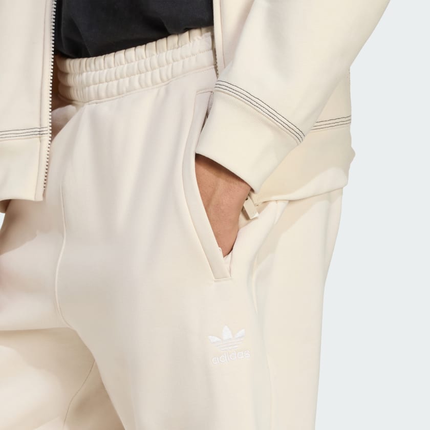 как выглядит adidas men Trefoil Essentials Shorts фото