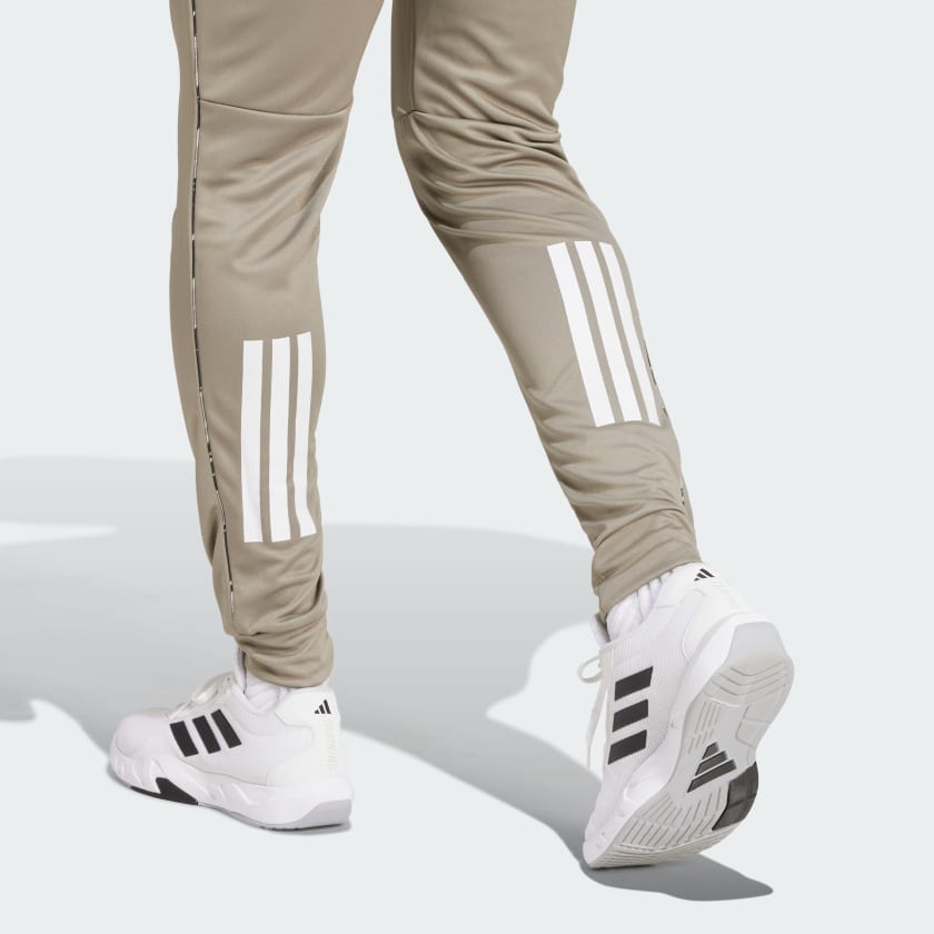 как выглядит adidas men Essentials Camo Pants фото