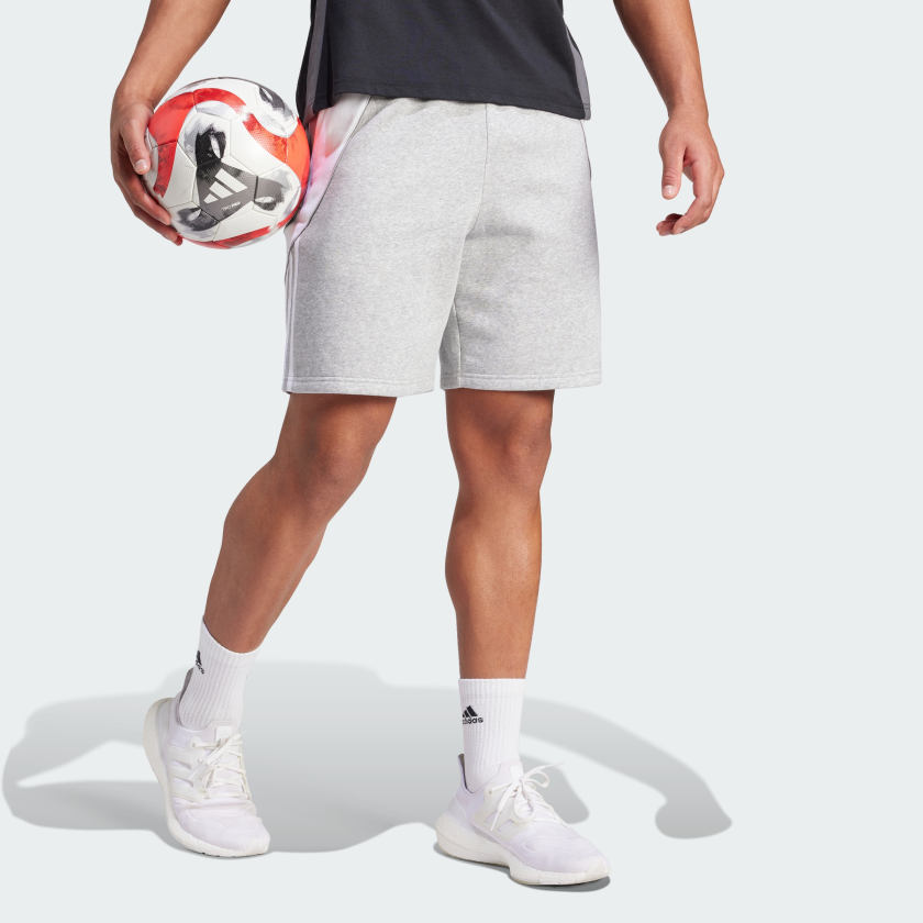 как выглядит adidas men Tiro 24 Sweat Shorts фото