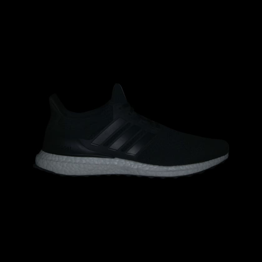 как выглядит adidas men Ultraboost 1.0 Shoes фото