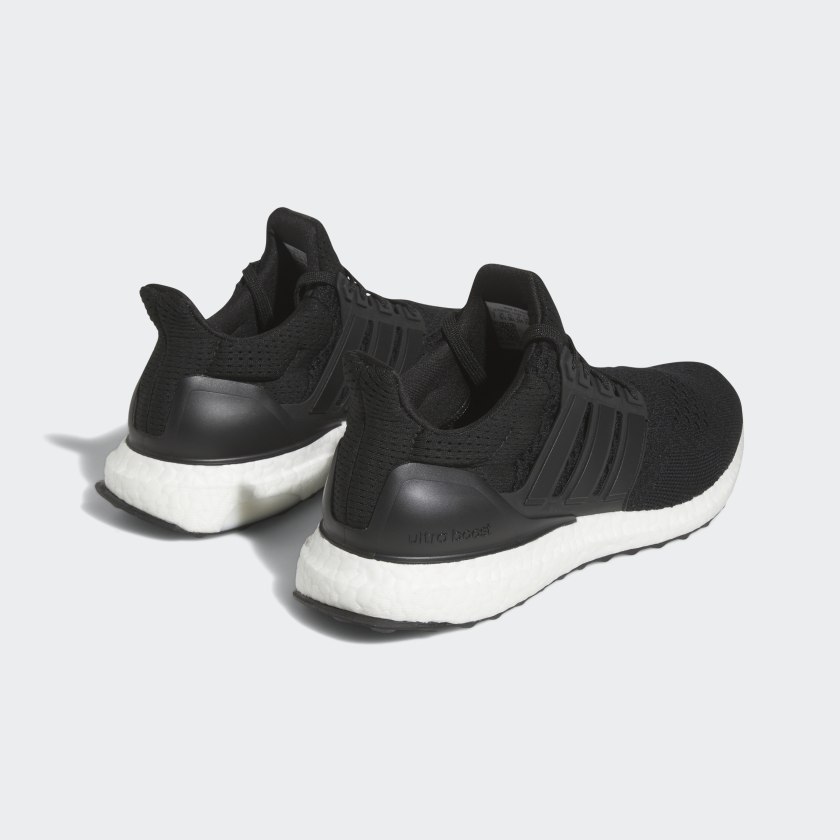 как выглядит adidas women Ultraboost 1.0 Shoes фото