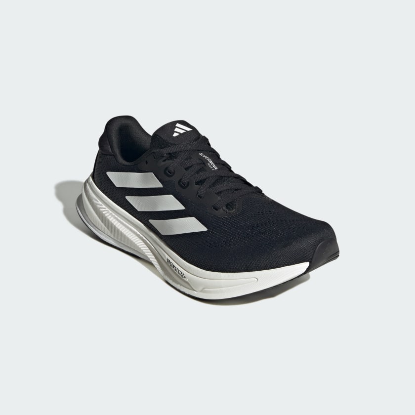 как выглядит adidas women Supernova Rise 2 Running Shoes фото
