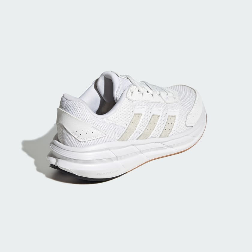 как выглядит adidas women Astrastar Shoes фото