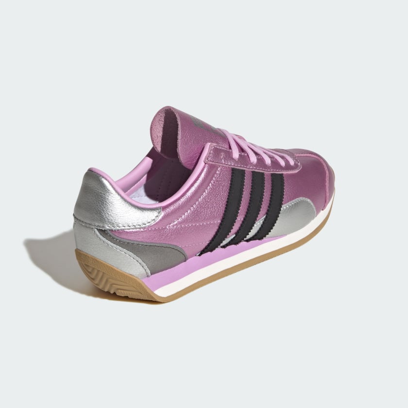 как выглядит adidas women Country OG Shoes фото