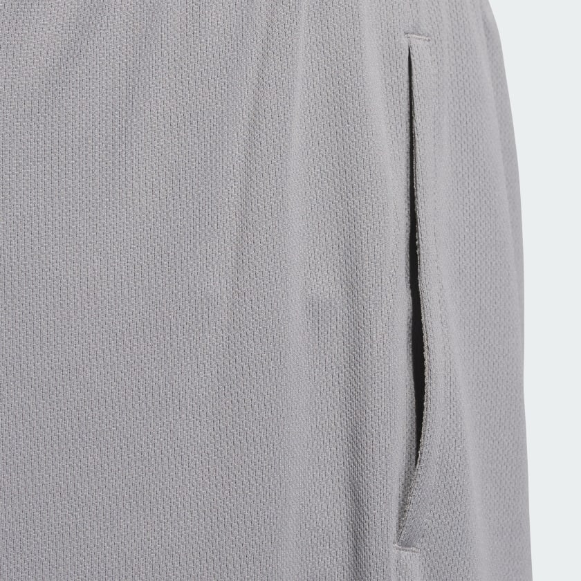 как выглядит adidas men adidas Basketball Badge of Sport Shorts фото