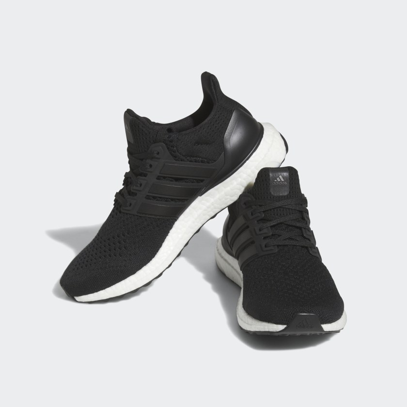 как выглядит adidas women Ultraboost 1.0 Shoes фото