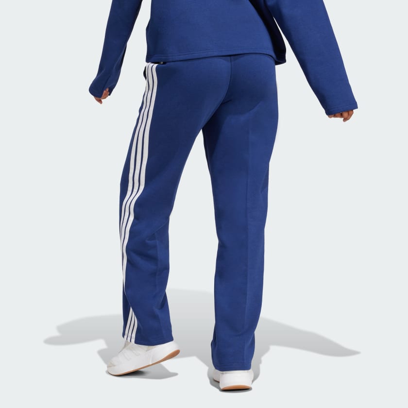 как выглядит adidas women Essentials 3-Stripes Open-Hem Fleece Pants фото