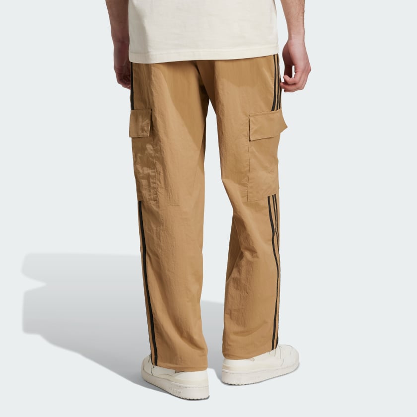 как выглядит adidas men Adicolor Classics 3-Stripes Cargo Pants фото