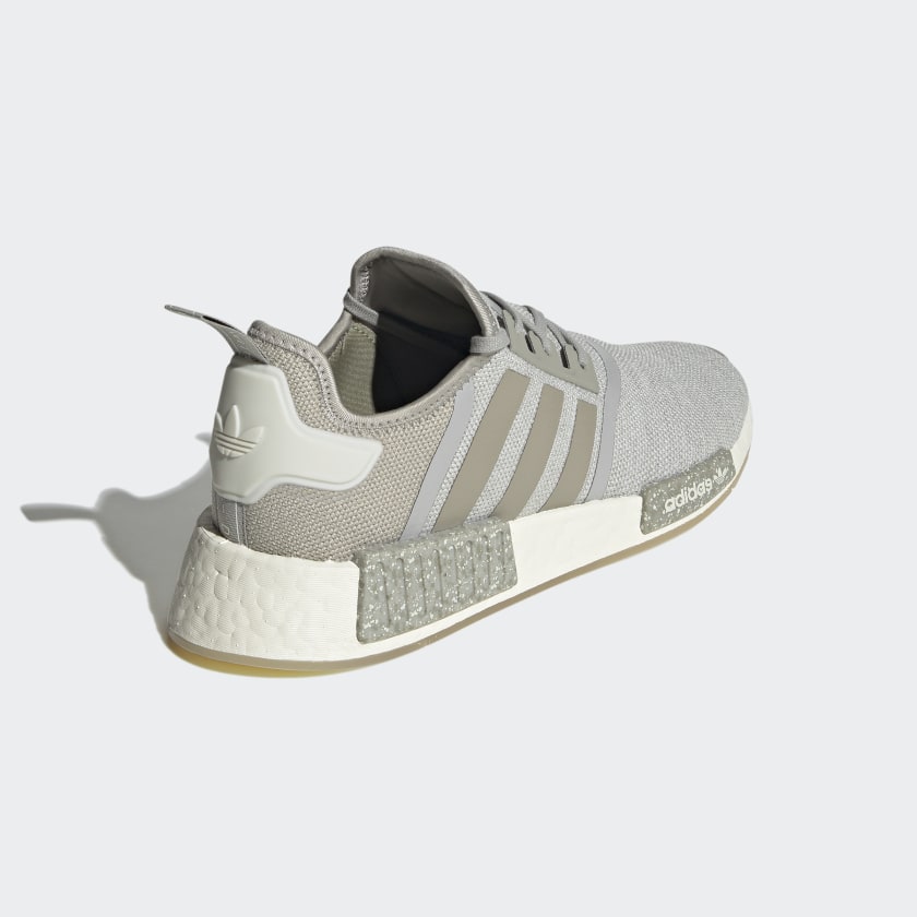 Adidas nmd r1 hot sale sesame chalk pearl