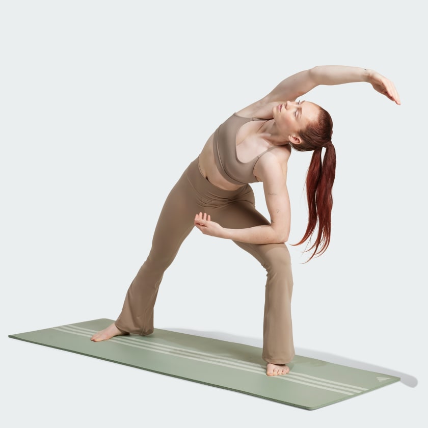 как выглядит adidas women All Me Flare Leggings фото