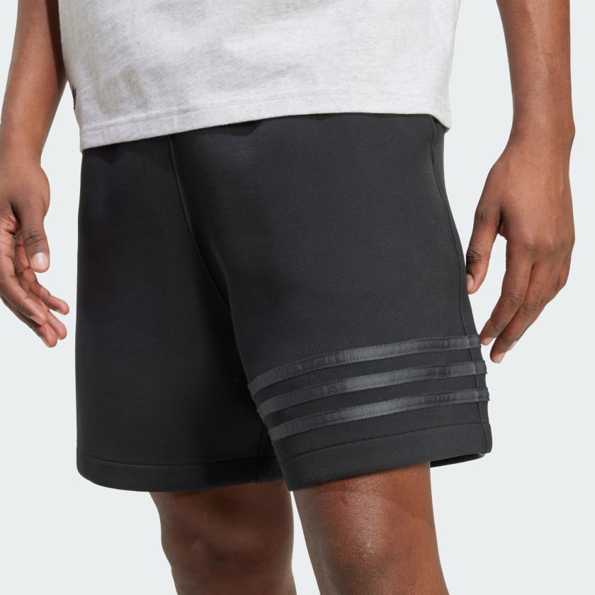 как выглядит adidas men Neuclassics Shorts фото