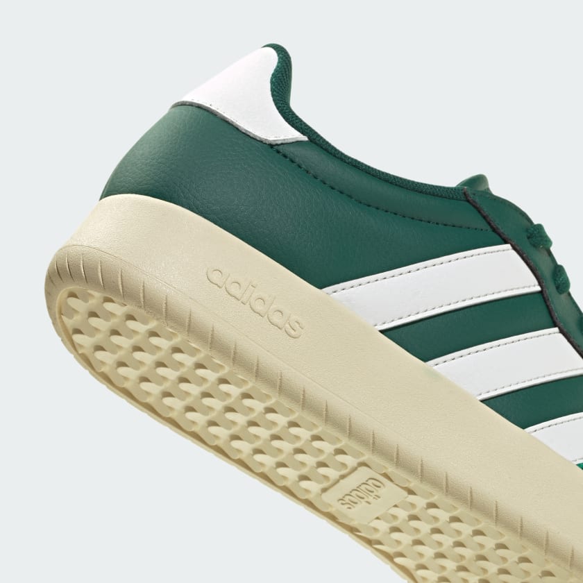 как выглядит adidas men Barreda Shoes фото