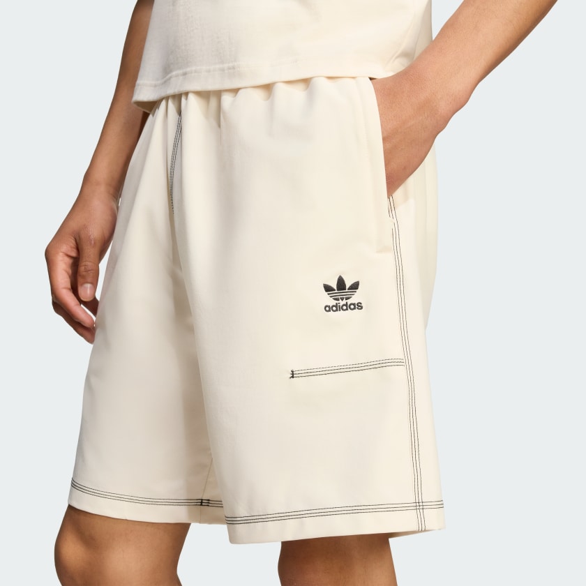 как выглядит adidas men Trefoil Essentials Shorts фото