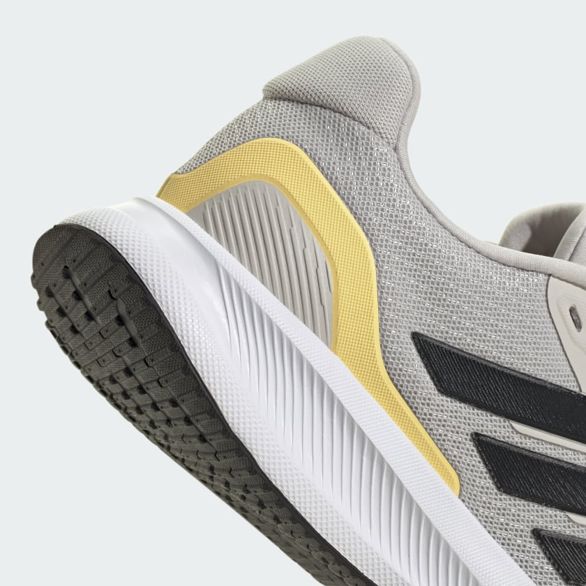 как выглядит adidas women Runfalcon 5 Running Shoes фото