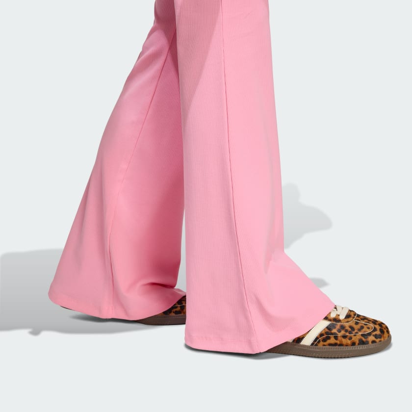 как выглядит adidas women Essentials Rib Flared Leggings фото