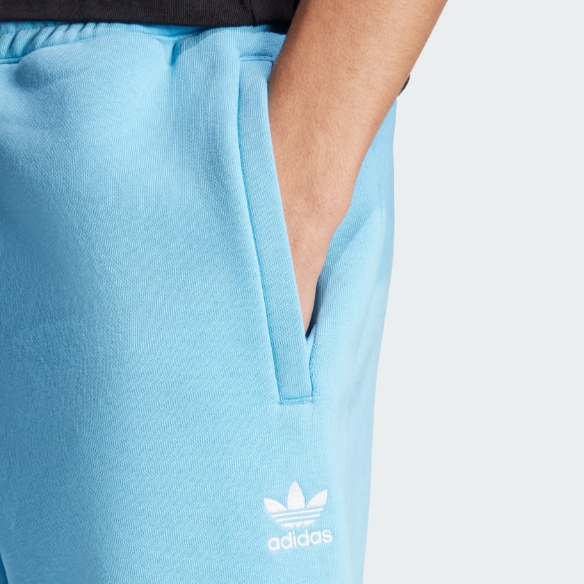 как выглядит adidas men Trefoil Essentials Shorts фото