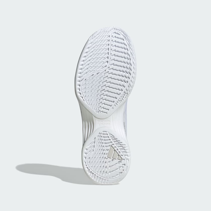 как выглядит adidas women Avacourt 2 Tennis Shoes фото
