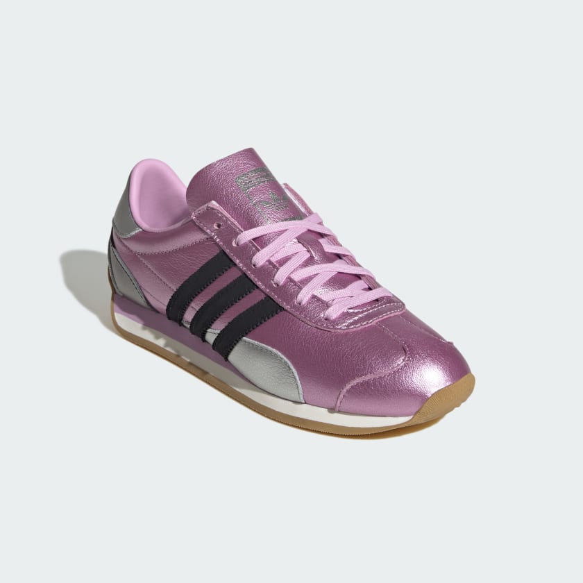 как выглядит adidas women Country OG Shoes фото