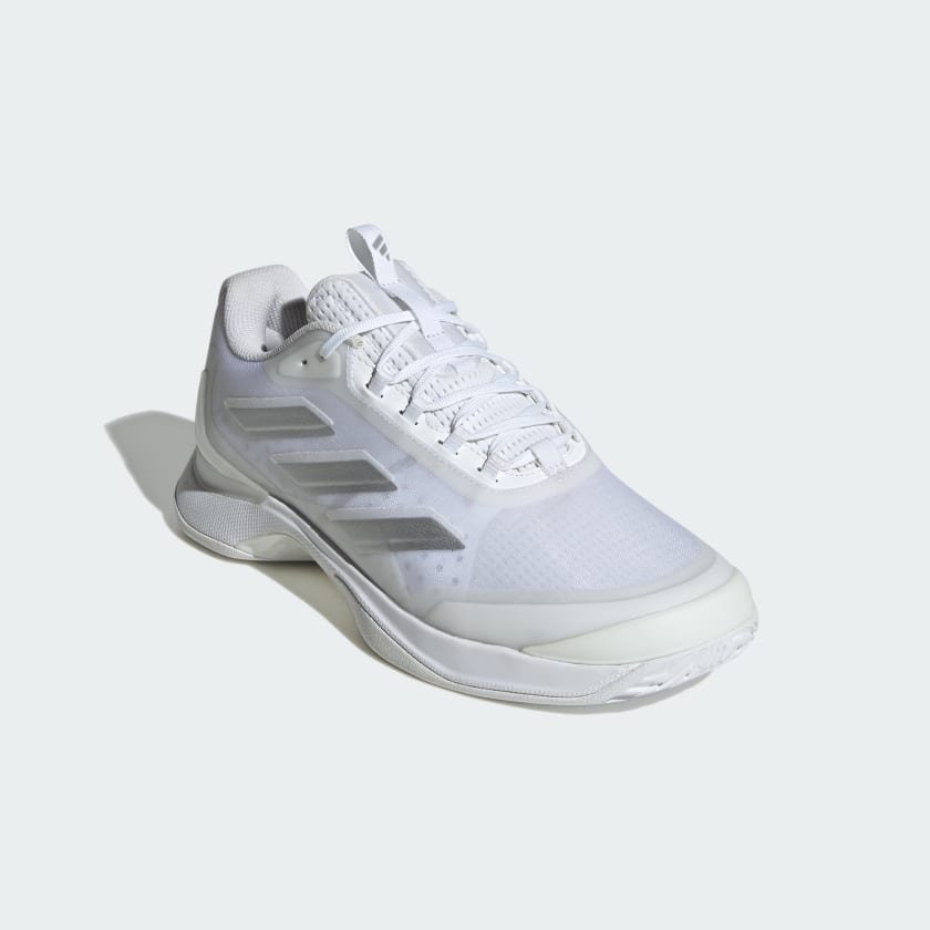 как выглядит adidas women Avacourt 2 Tennis Shoes фото