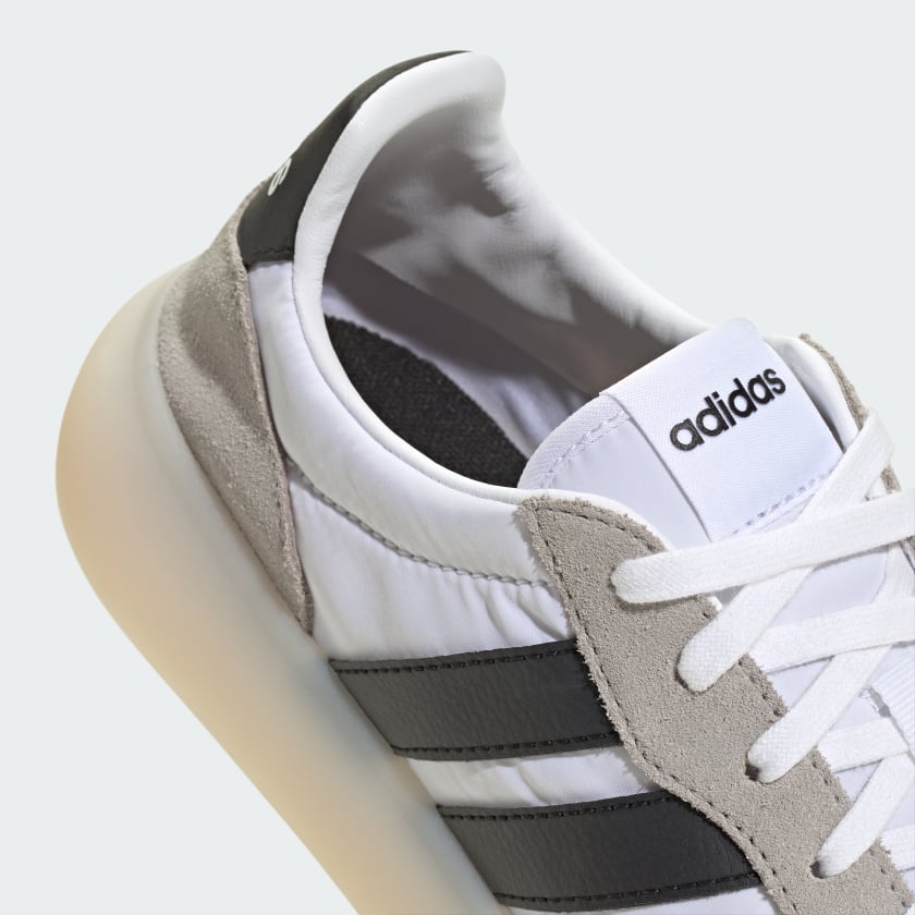 как выглядит adidas women Barreda Decode Shoes фото