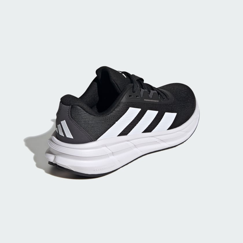 как выглядит adidas women Questar 3 Running Shoes фото