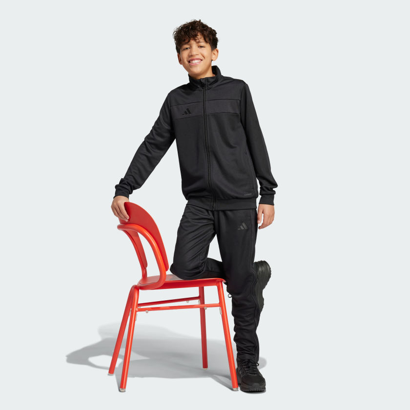 как выглядит adidas kids Tiro 25 Essentials Training Jacket Kids фото