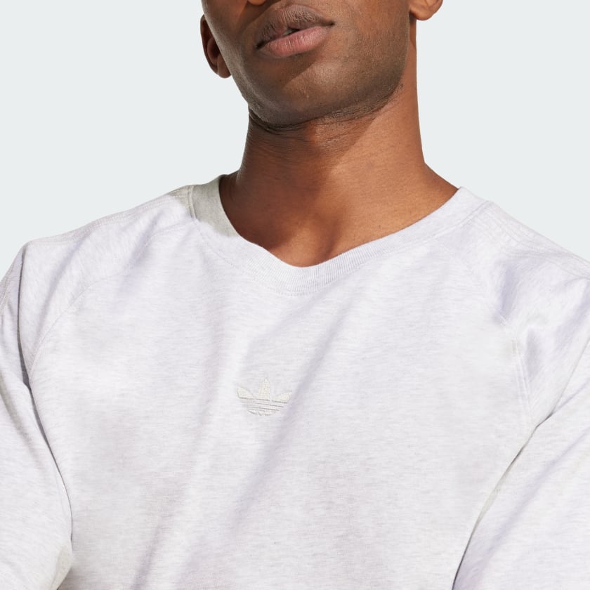 как выглядит adidas men Premium Essentials Tee фото