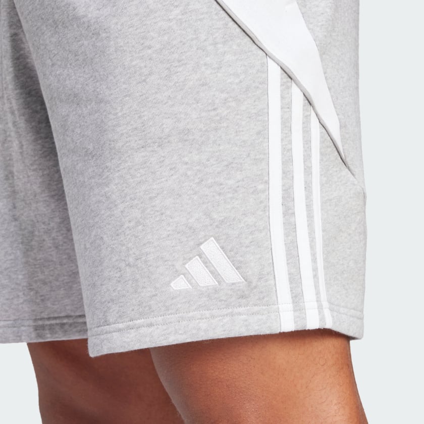 как выглядит adidas men Tiro 24 Sweat Shorts фото
