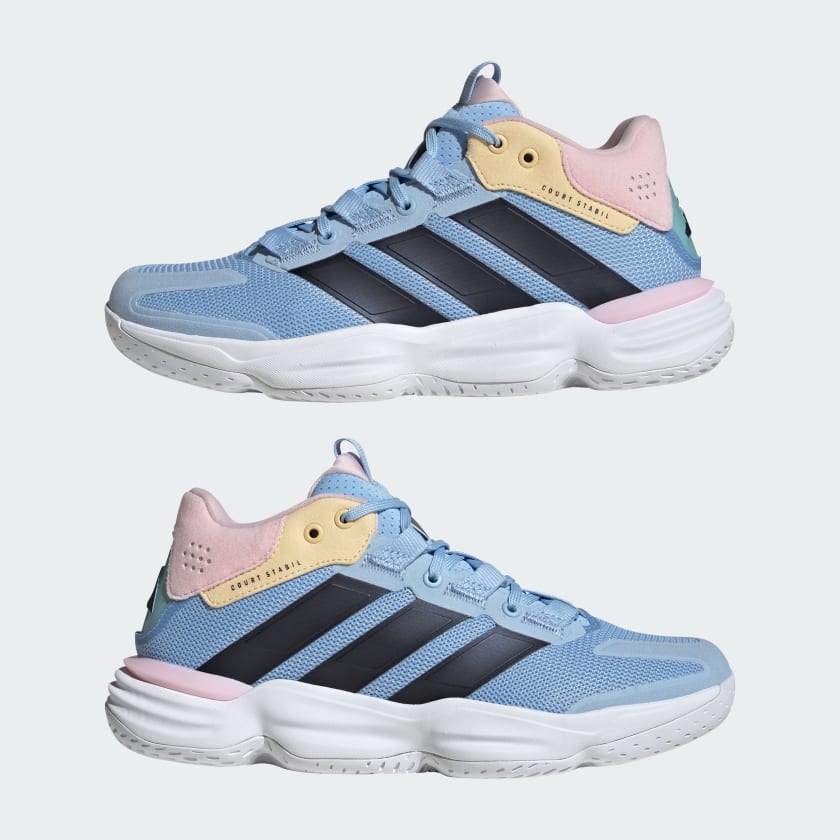 как выглядит adidas women Court Stabil Indoor Shoes фото