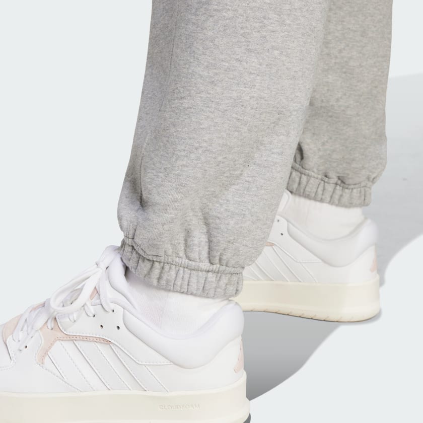 как выглядит adidas women ALL SZN Fleece Loose Pants фото
