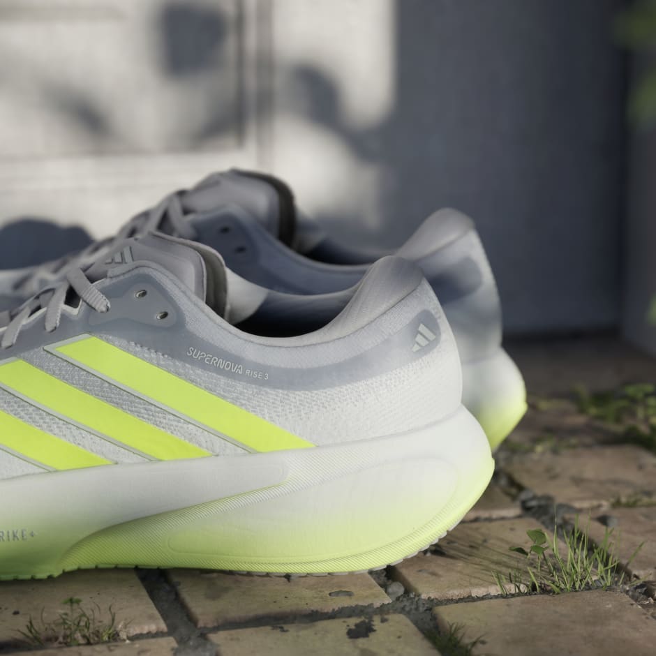 SUPERNOVA RISE 3 RUNNING SHOES