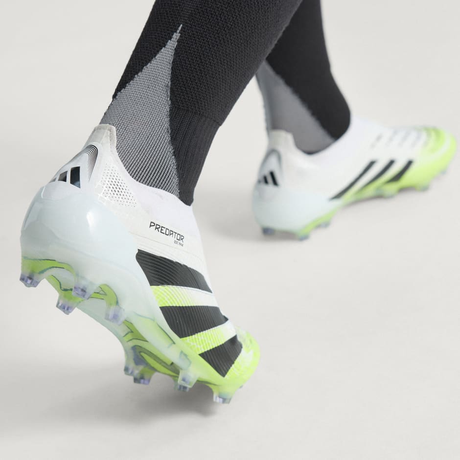 Predator Elite Laceless Firm Ground Boots