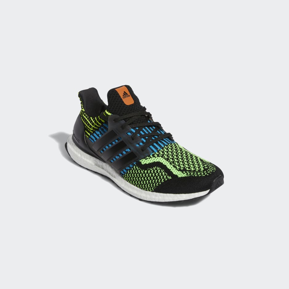 Ultraboost 5.0 DNA Shoes