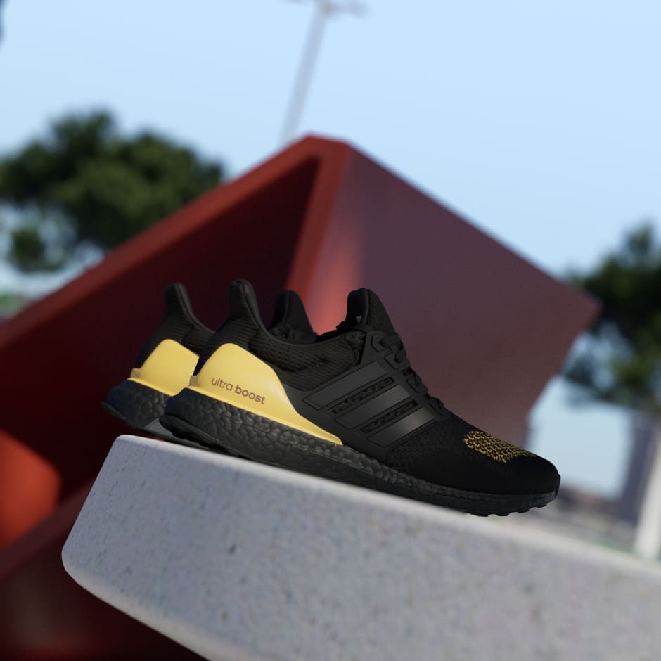 נעלי Ultraboost 1.0