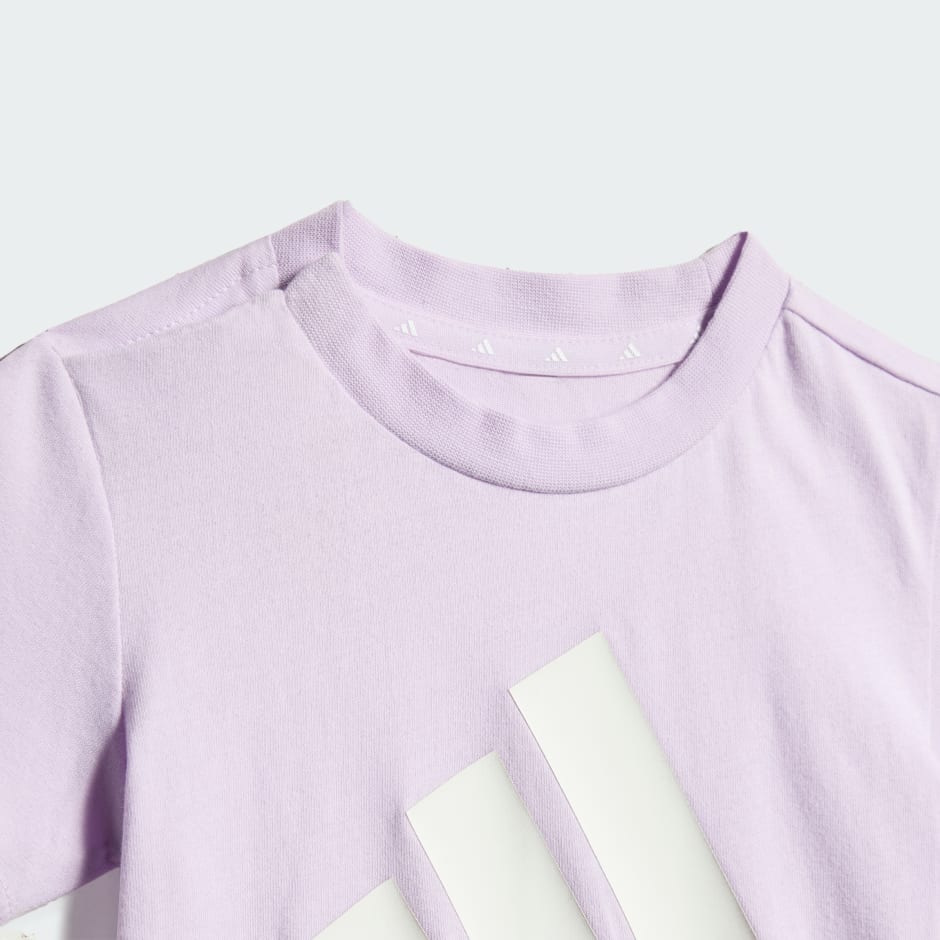 Set cu tricou Essentials