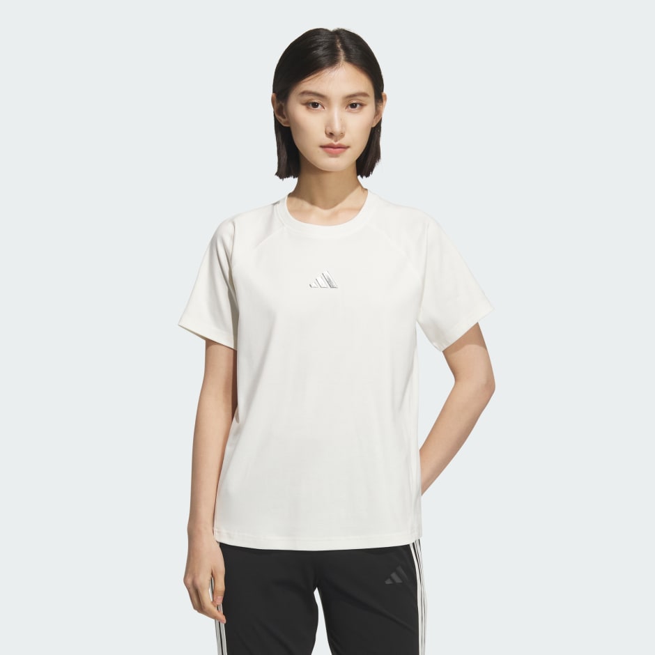 必備短袖標誌 T 恤