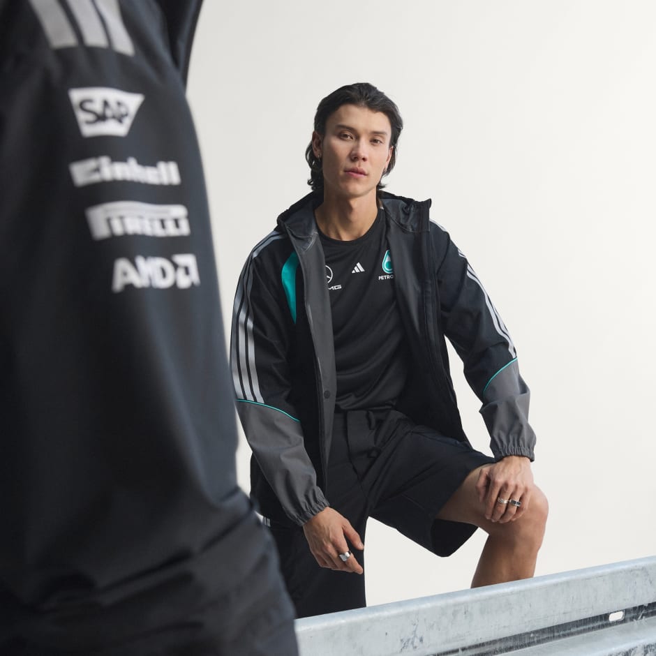 JAKNA ZA KI&Scaron;U MERCEDES - AMG PETRONAS FORMULA 1 TEAM MECHANICS