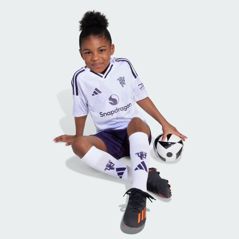 Echipament mini de deplasare Manchester United 25/26 pentru copii