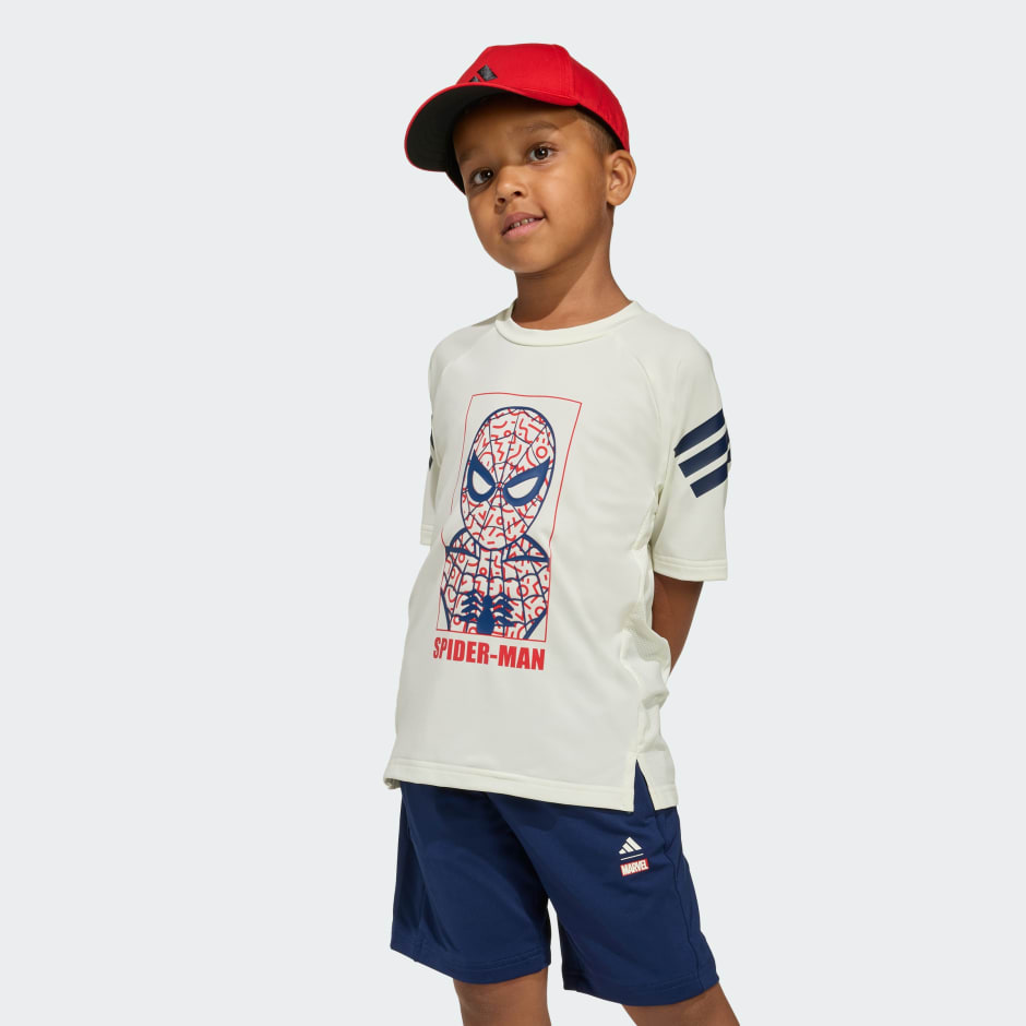 طقم رياضي برسمة سبايدرمان من أديداس ومارفل