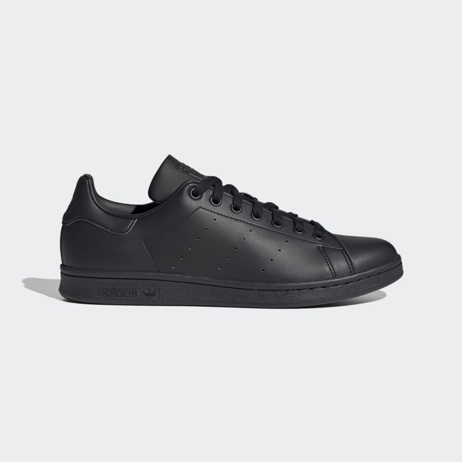 Stan smith noir 2025 pas cher jordan