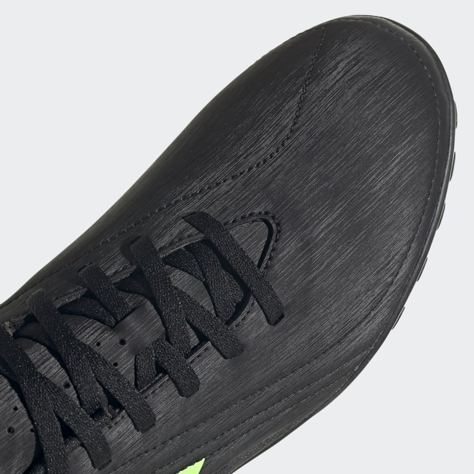 Deportivo Turf Boots