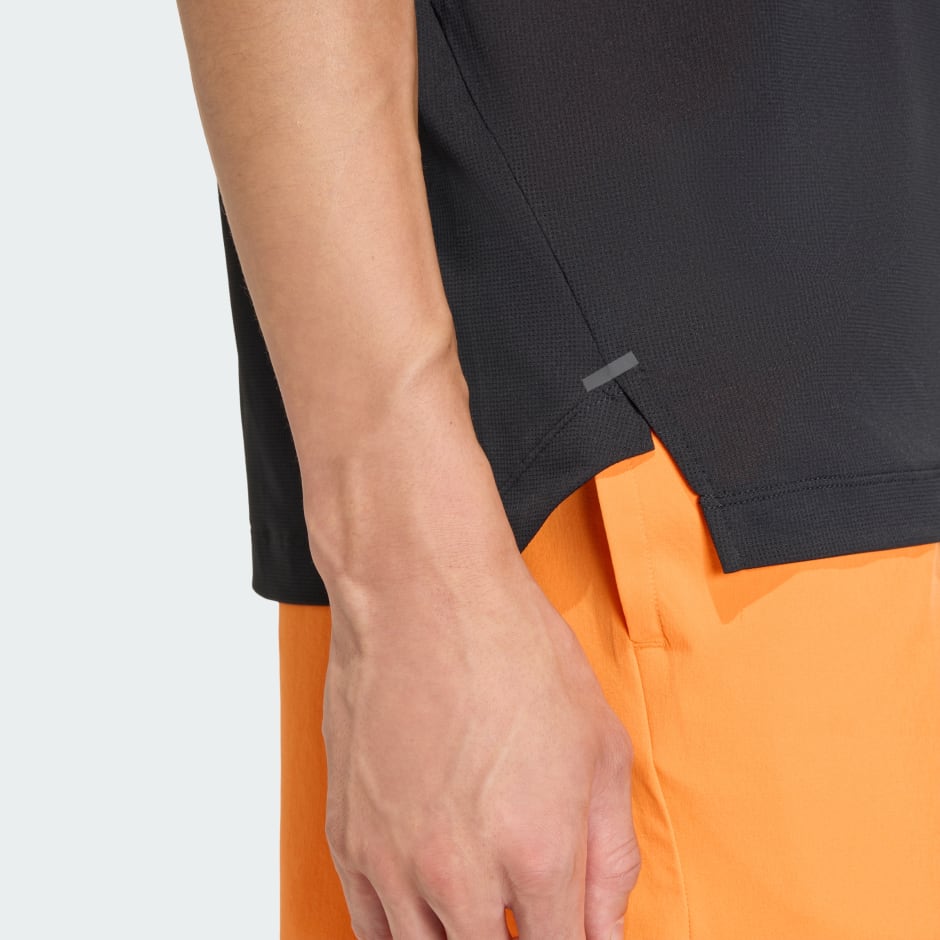 تيشيرت D4T ESSENTIALS