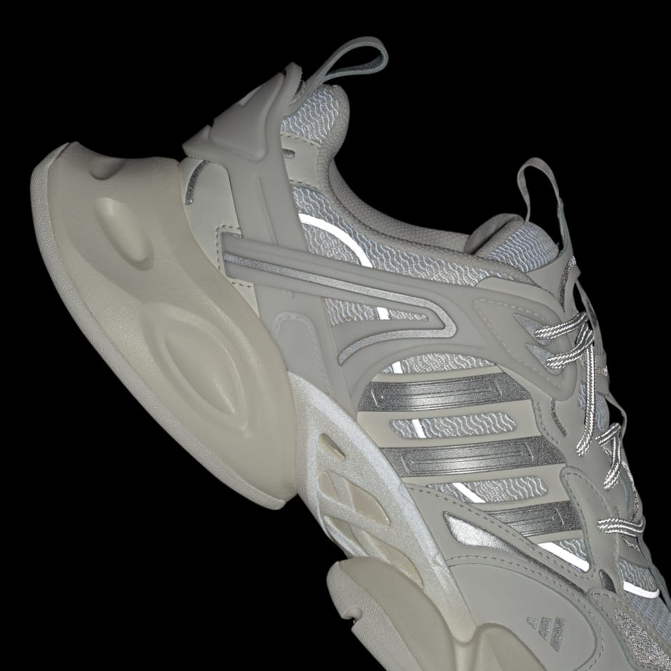 XLG Runner Deluxe Shoes