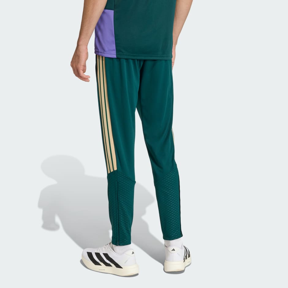 بنطال تدريب المنتخب السعودي لعام 2026 من تشكيلة Tiro