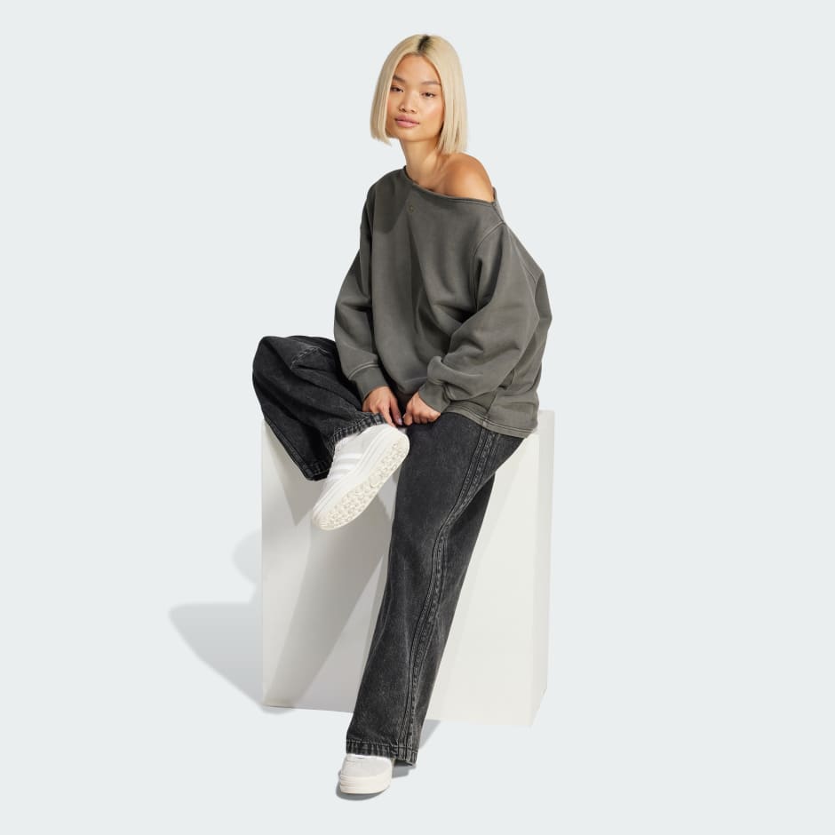 Washed Off-Shoulder Sweatshirt