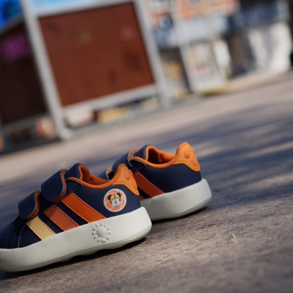 حذاء أديداس x Disney Mickey Mouse Grand Court للأطفال