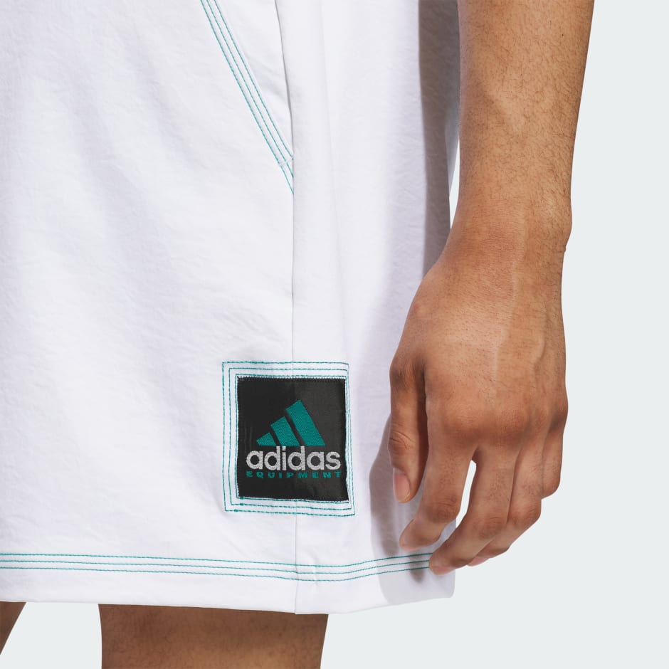 Pantaloni scurți de echipament