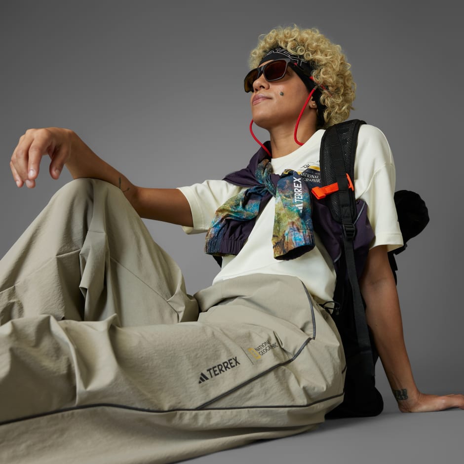 ©National Geographic AEROREADY Woven Pants