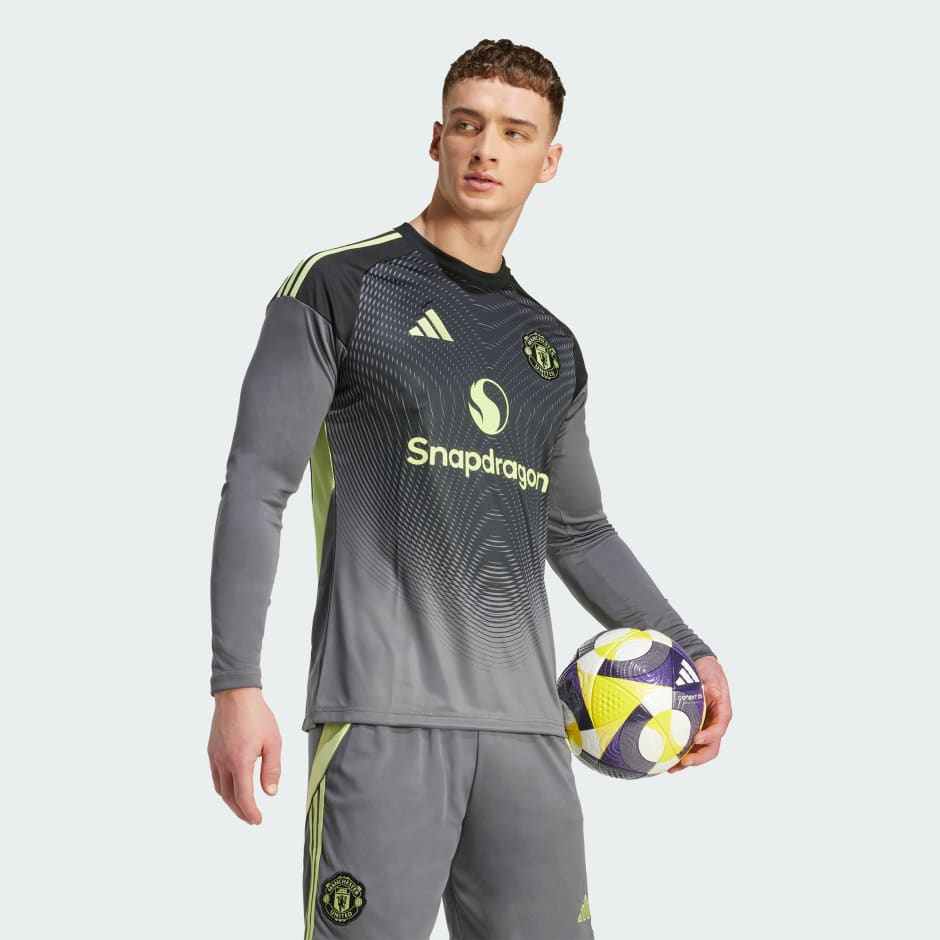Manchester United 25/26 Long Sleeve Goalkeeper Jersey