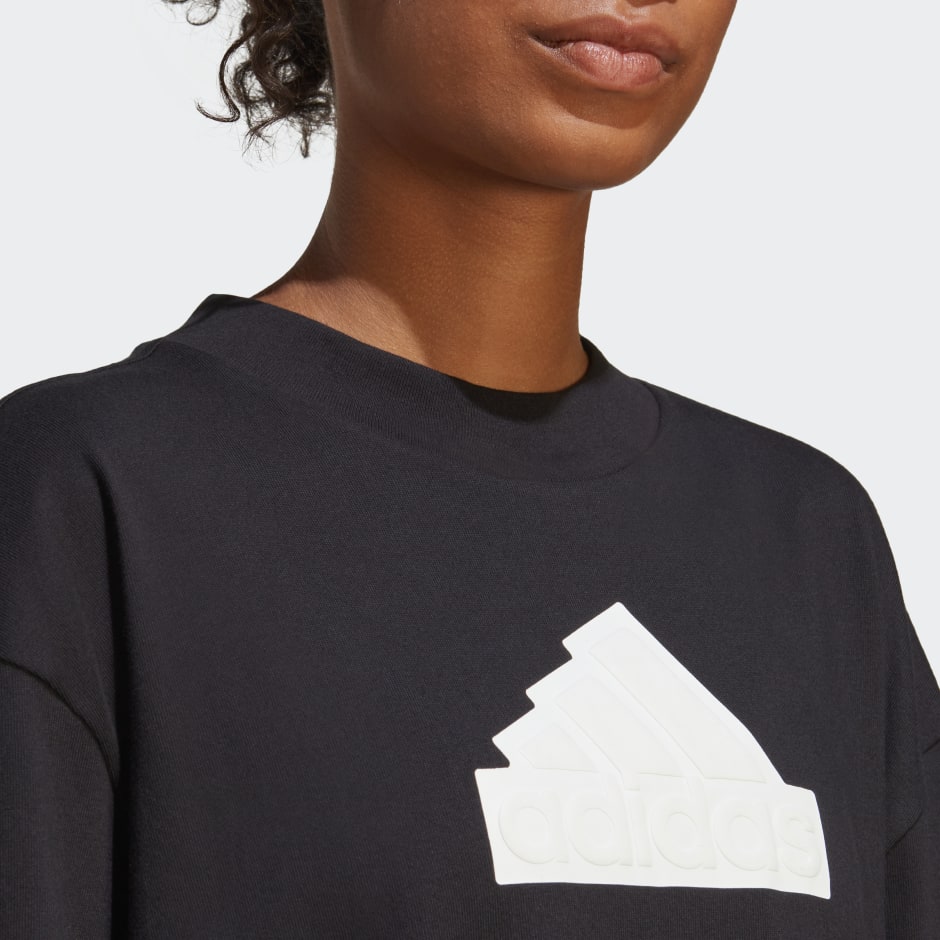 gedragen Kort geleden Naar behoren Women's Clothing - Future Icons Badge of Sport Boyfriend Tee - Black |  adidas Saudi Arabia